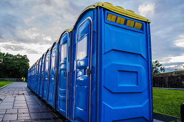 Porta potty delivery and setup in Brooktrails, CA